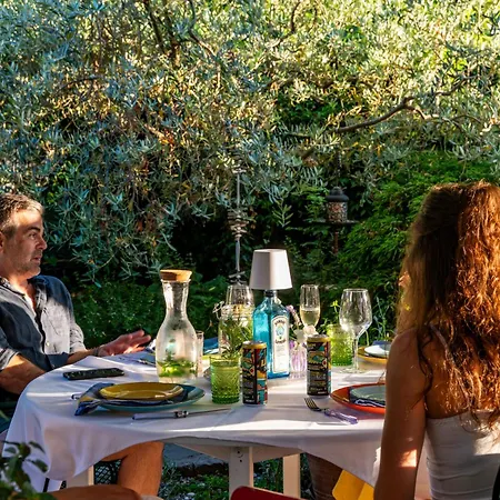 Valentina Otel Levanto